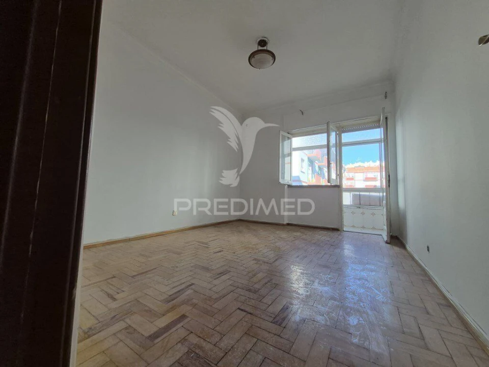 Apartamento T2 para Venda em Agualva e Mira-Sintra Foto 11