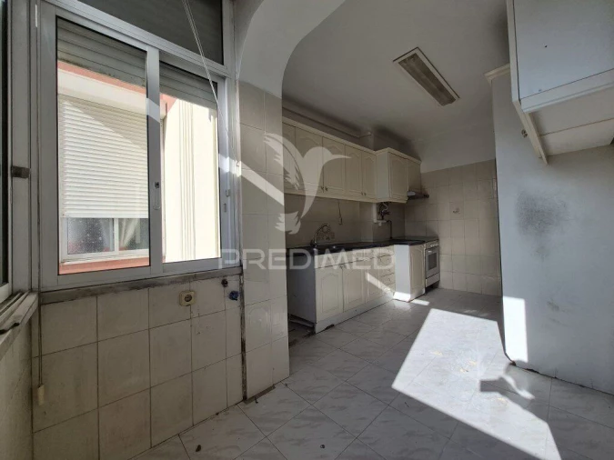 Apartamento T2 para Venda em Agualva e Mira-Sintra Foto 2
