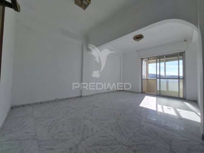 Apartamento T2 para Venda em Agualva e Mira-Sintra Foto 5