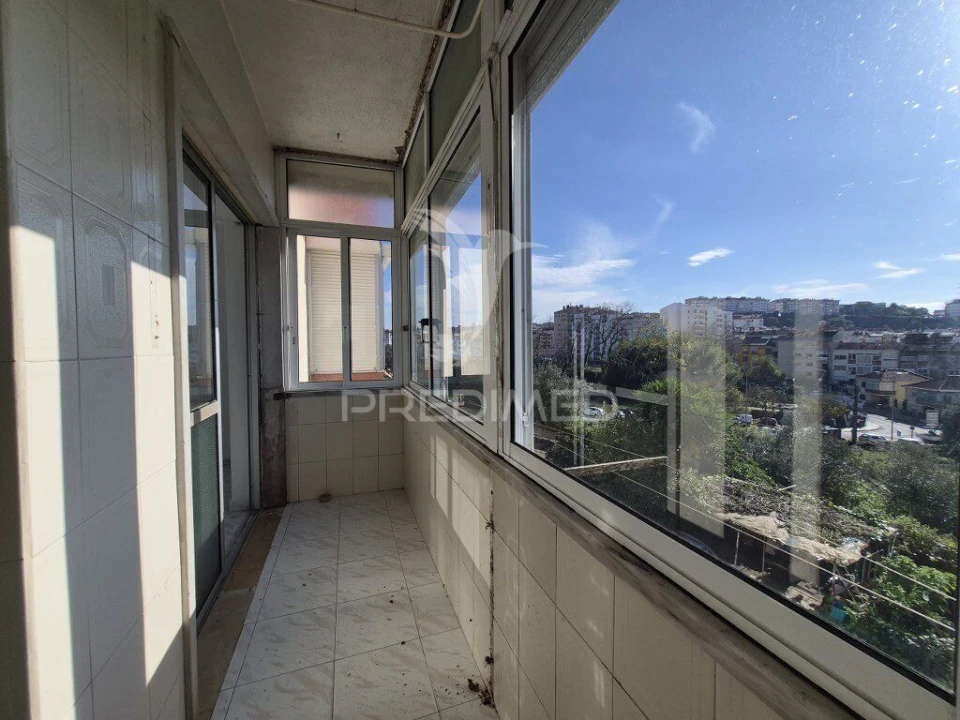 Apartamento T2 para Venda em Agualva e Mira-Sintra Foto 15