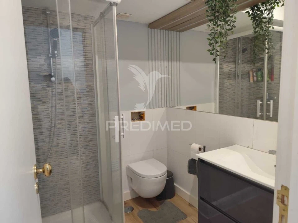 Apartamento T3 para Venda em Agualva e Mira-Sintra Foto 5