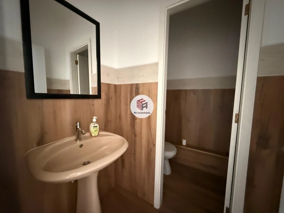 Loja para Arrendamento em Matosinhos e Leça da Palmeira Foto 13