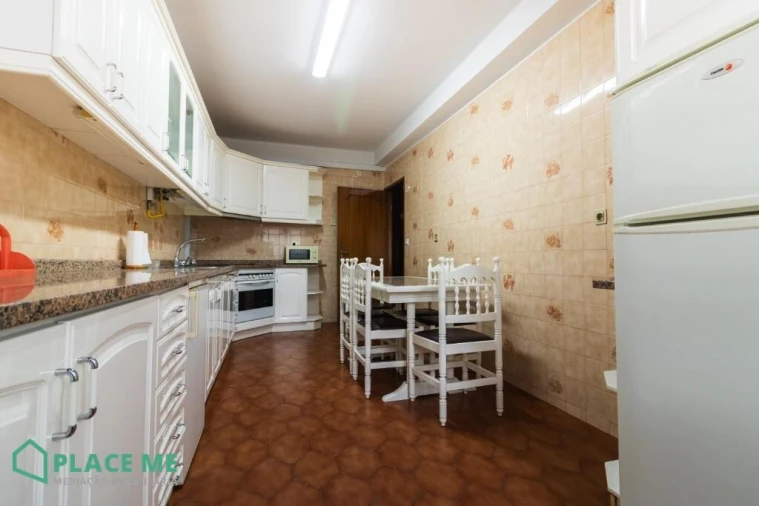 Apartamento T3 para Arrendamento em Braga (São José de São Lázaro e São João do Souto) Foto 9