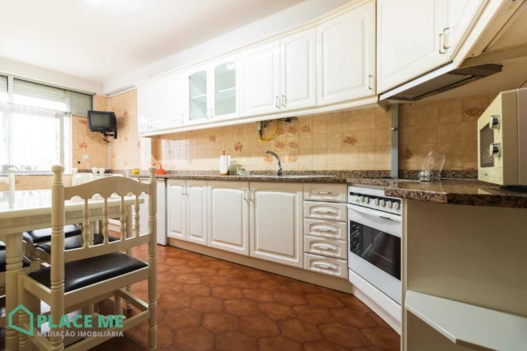 Apartamento T3 para Arrendamento em Braga (São José de São Lázaro e São João do Souto) Foto 8