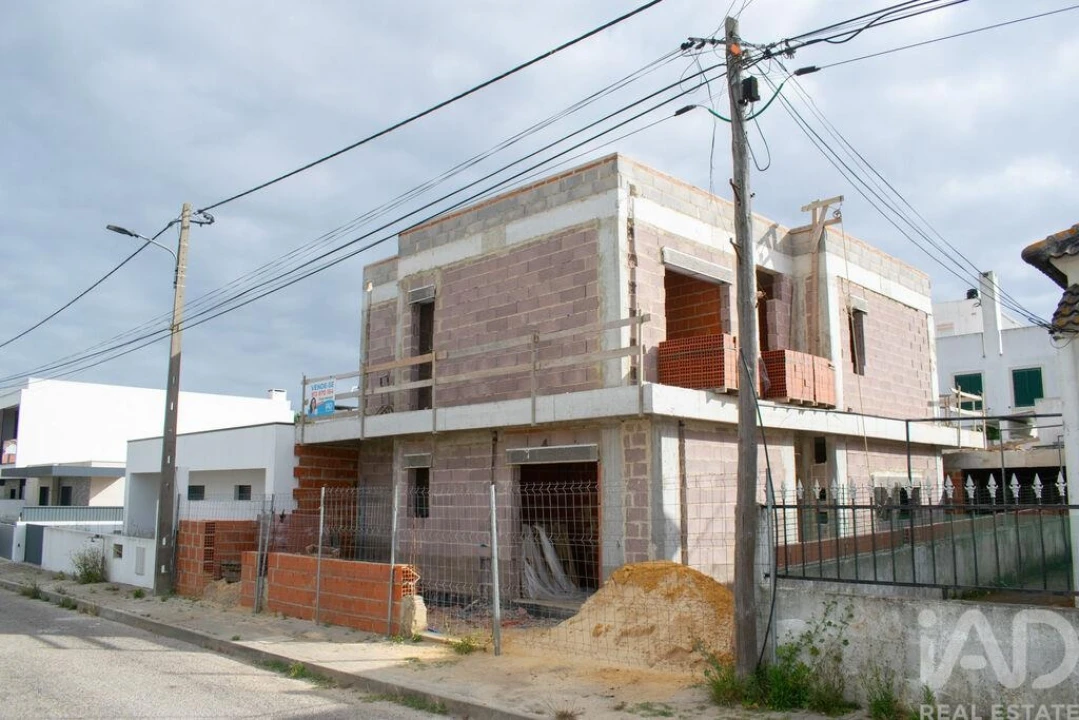 Moradia T4 para Venda em Amora Foto 4