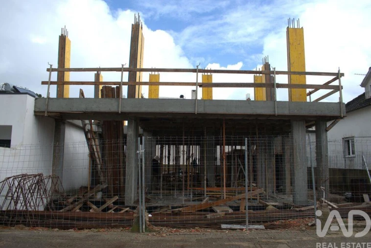 Moradia T4 para Venda em Amora Foto 4