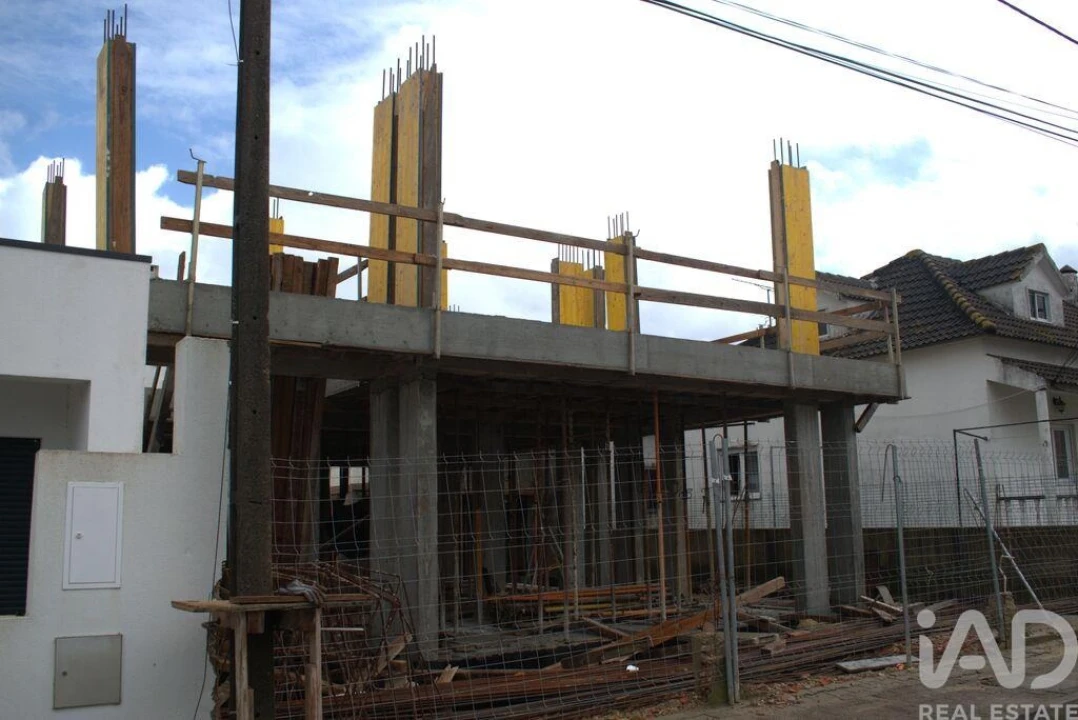 Moradia T4 para Venda em Amora Foto 2