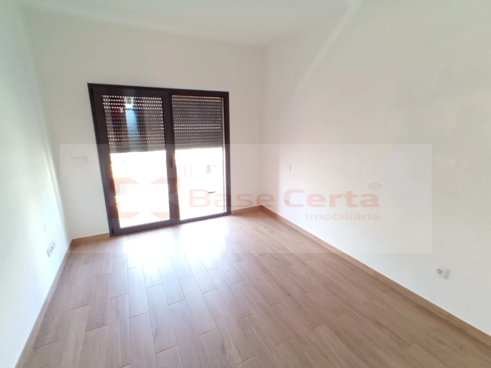 Apartamento T3 para Venda em Corroios Foto 1