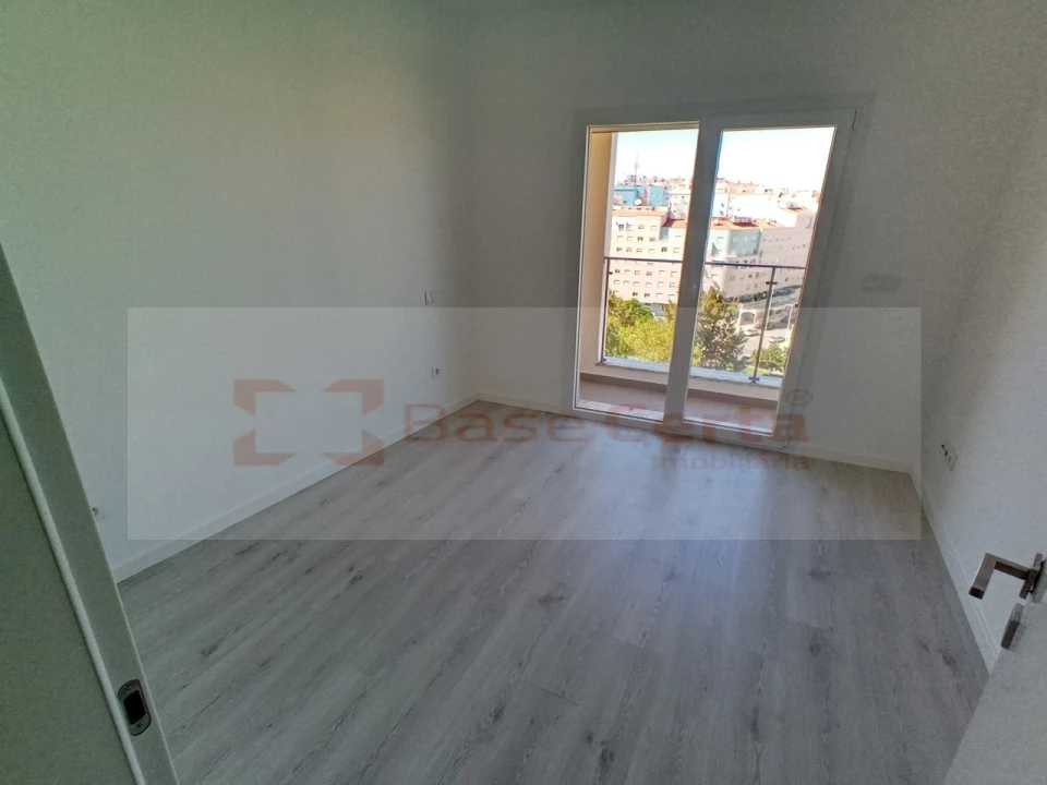 Apartamento T3 para Venda em Corroios Foto 9