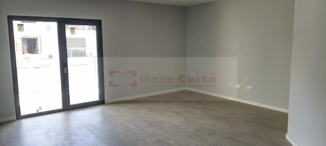 Apartamento T3 para Venda em Corroios Foto 11