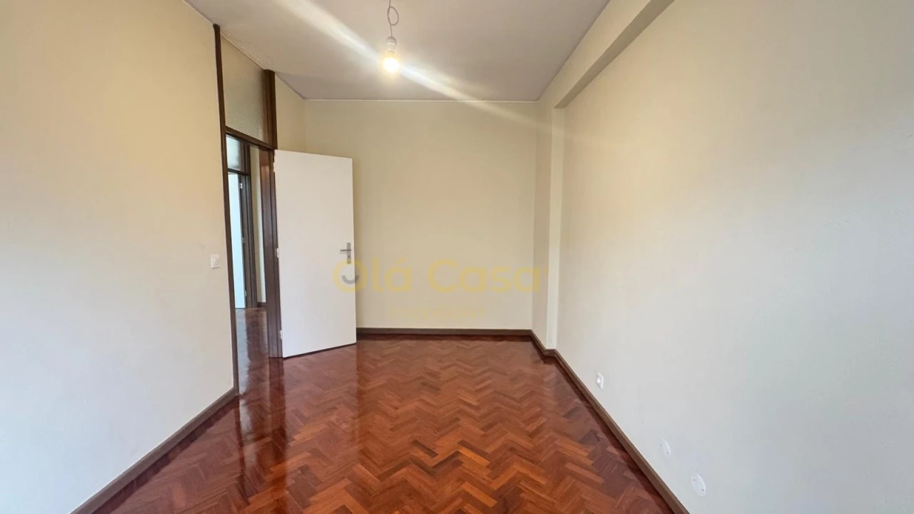 Apartamento T3 para Venda em Bonfim Foto 11