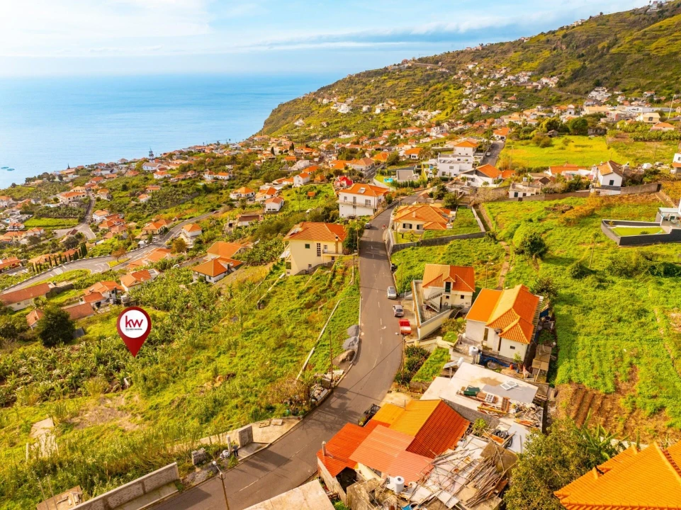 Terreno para Venda em Arco da Calheta Foto 4