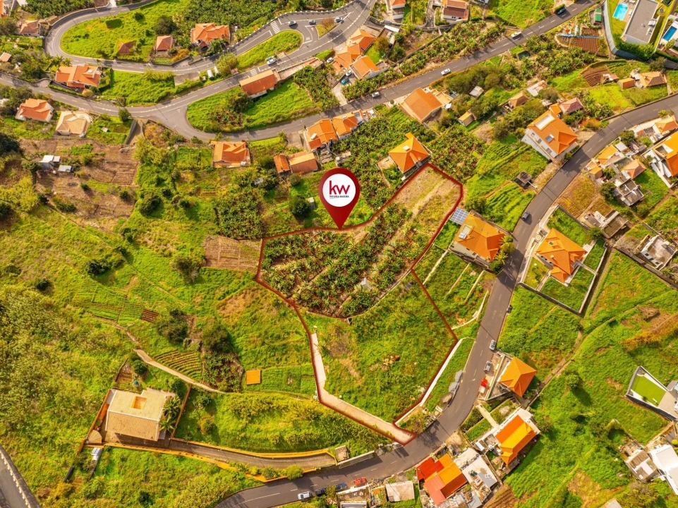 Terreno para Venda em Arco da Calheta Foto 3