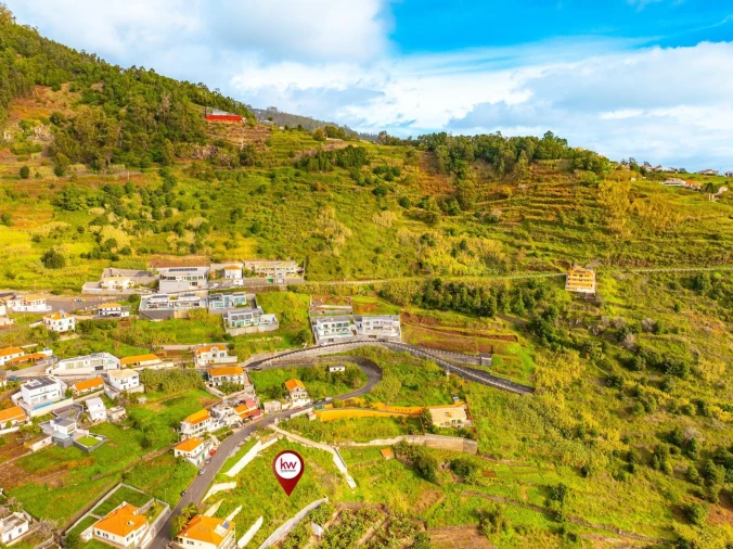 Terreno para Venda em Arco da Calheta Foto 10