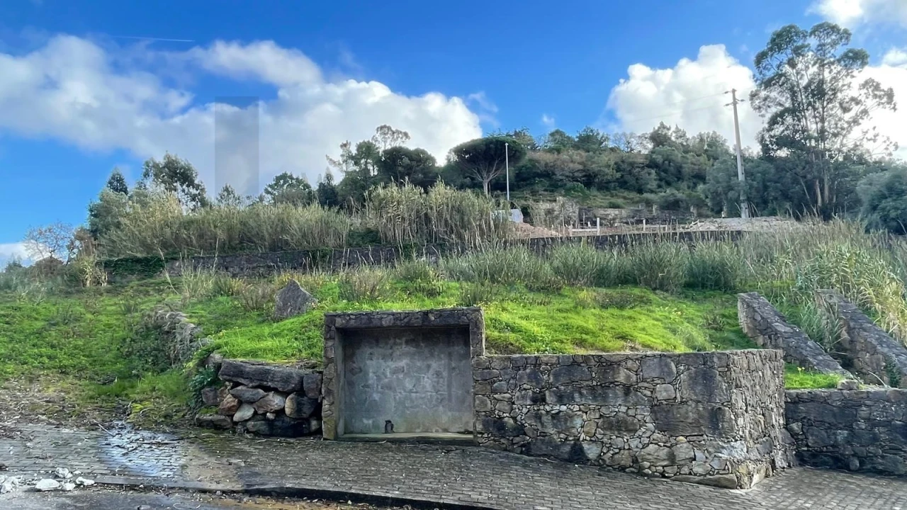 Terreno para Venda em Azueira e Sobral da Abelheira Foto 1