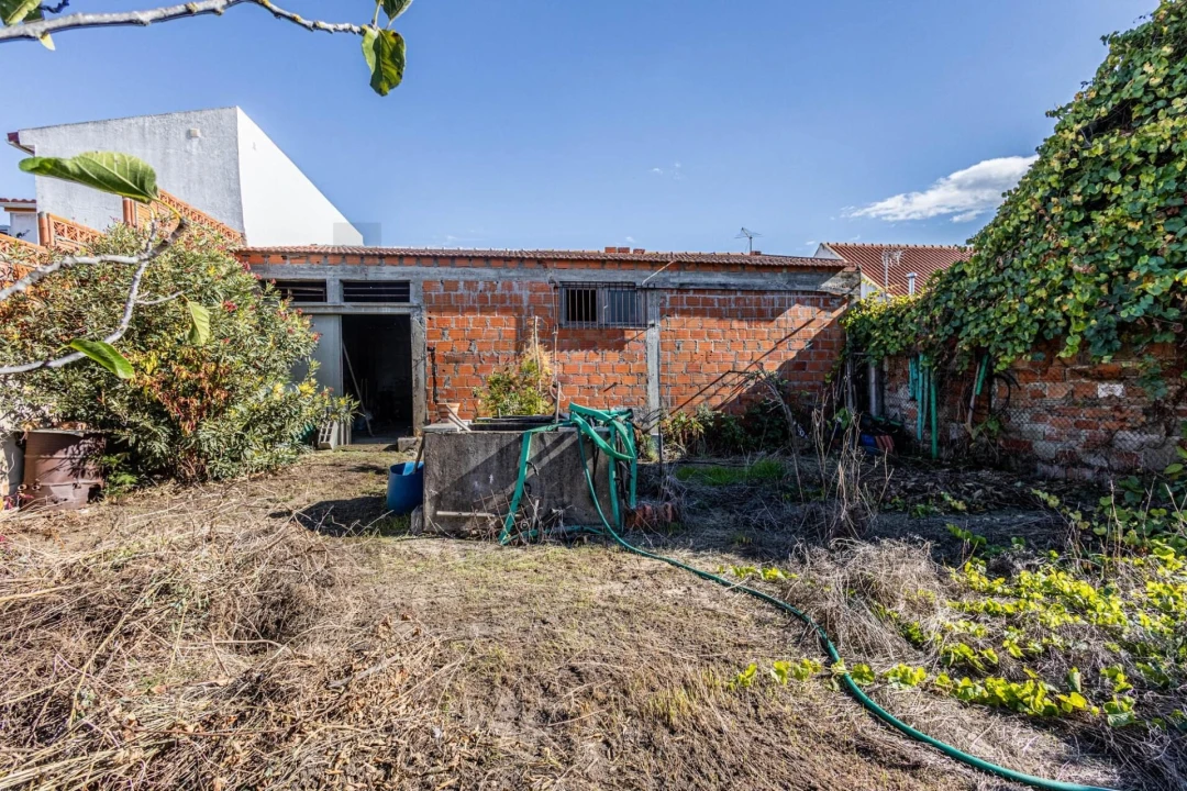 Moradia T2 para Venda em Almeirim Foto 37