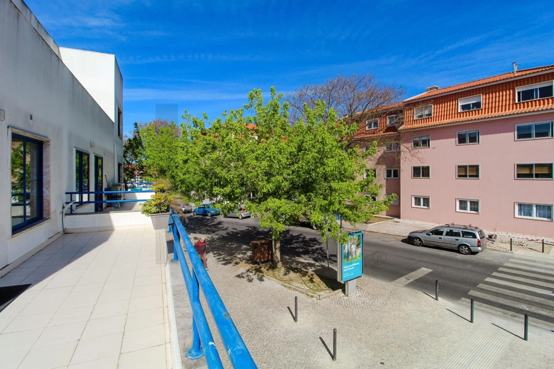 Escritório para Arrendamento em São Domingos de Rana Foto 21