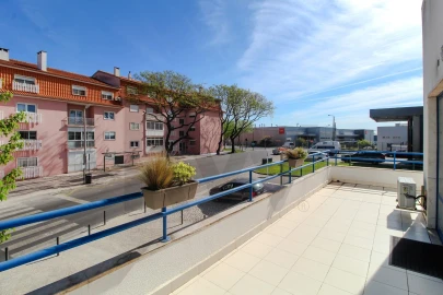 Escritório para Arrendamento em São Domingos de Rana