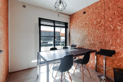 Escritório para Arrendamento em São Domingos de Rana