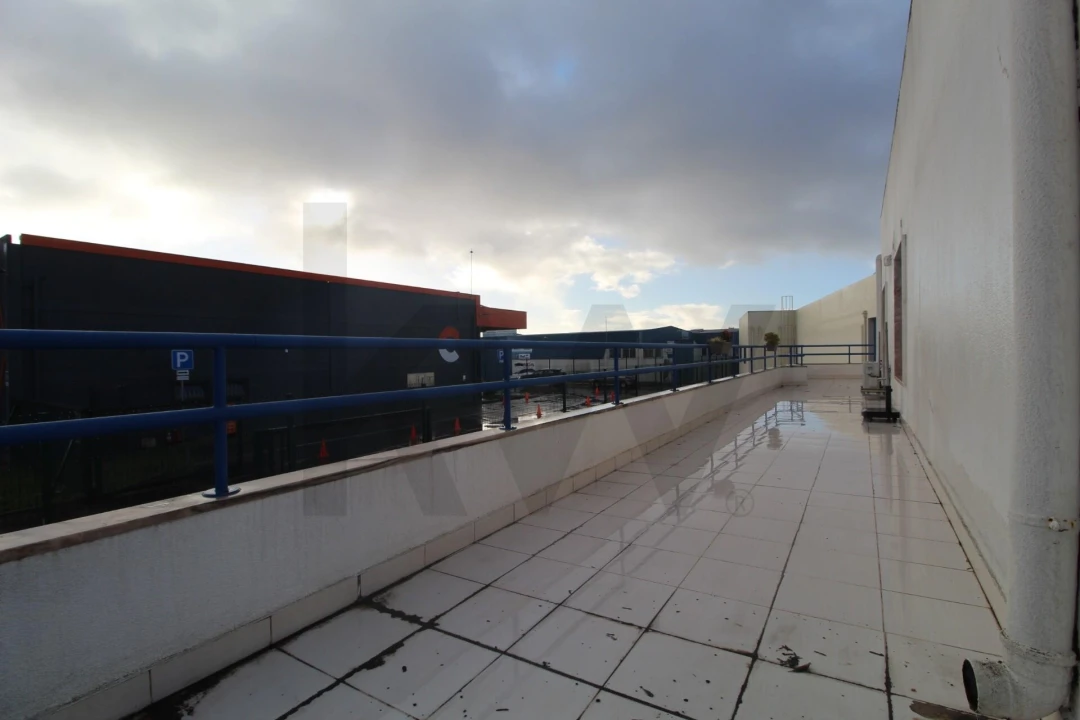 Escritório para Arrendamento em São Domingos de Rana Foto 21