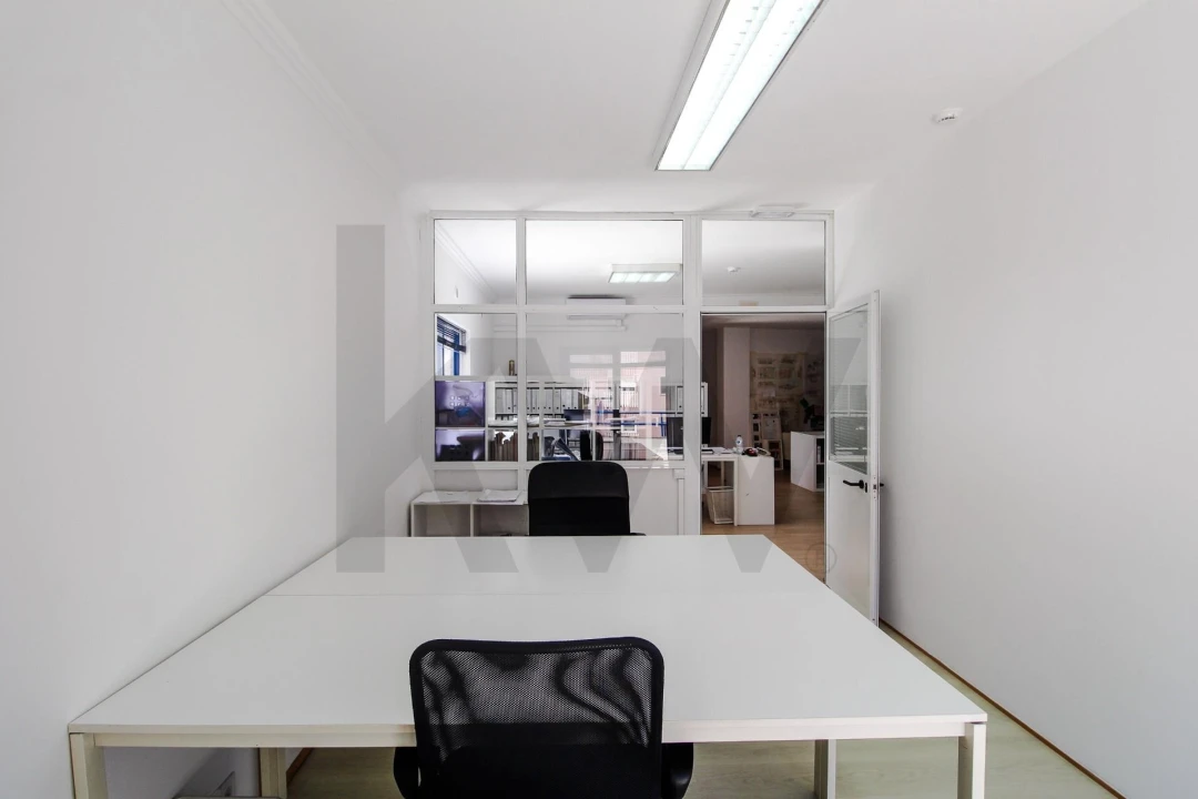 Escritório para Arrendamento em São Domingos de Rana Foto 9