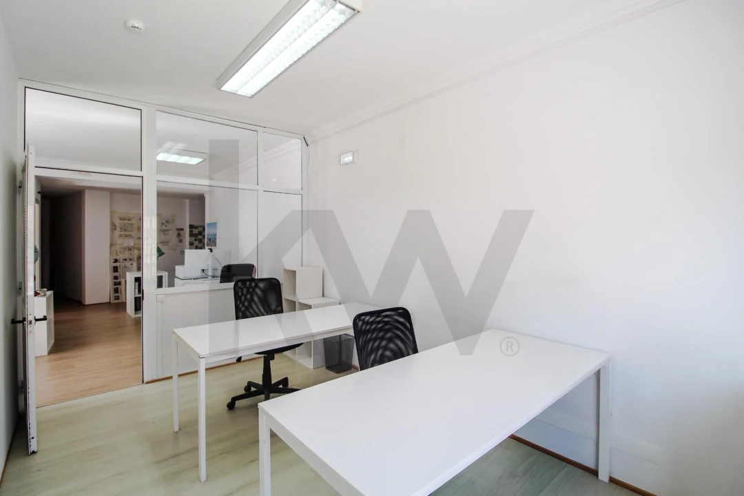 Escritório para Arrendamento em São Domingos de Rana Foto 4