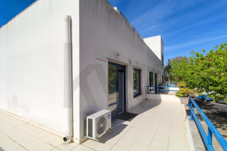 Escritório para Arrendamento em São Domingos de Rana Foto 16