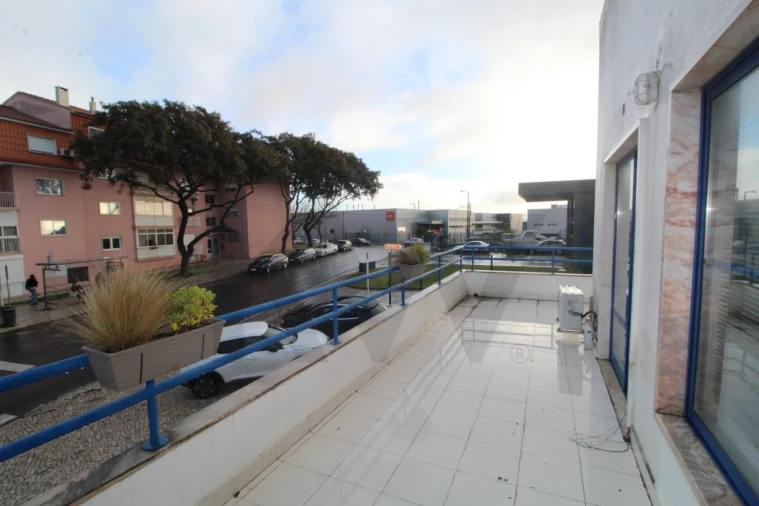 Escritório para Arrendamento em São Domingos de Rana Foto 19