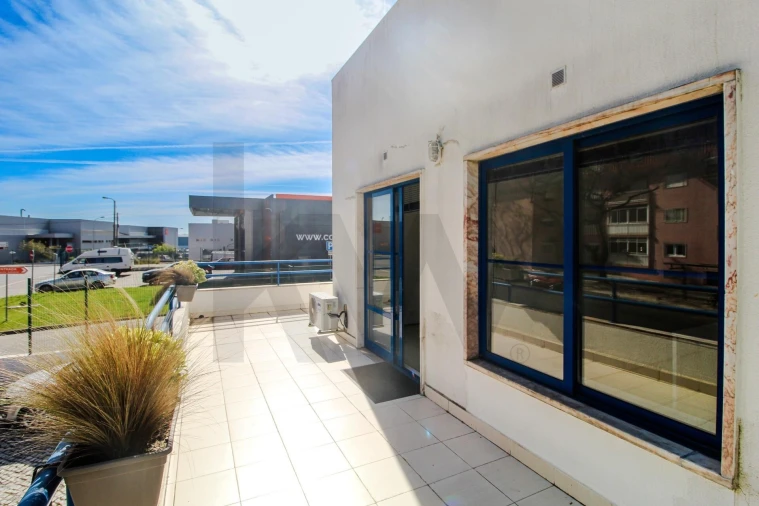 Escritório para Arrendamento em São Domingos de Rana Foto 15