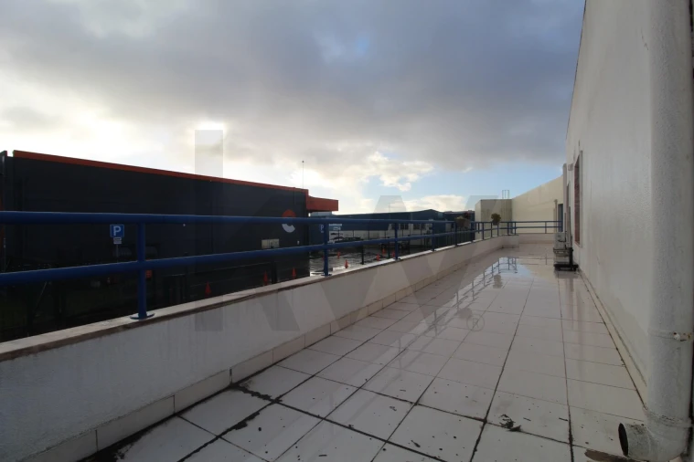 Escritório para Arrendamento em São Domingos de Rana Foto 21