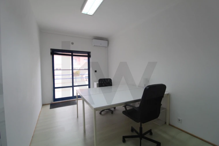 Escritório para Arrendamento em São Domingos de Rana Foto 8