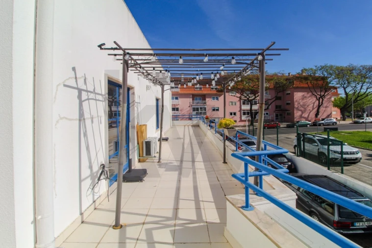 Escritório para Arrendamento em São Domingos de Rana Foto 19