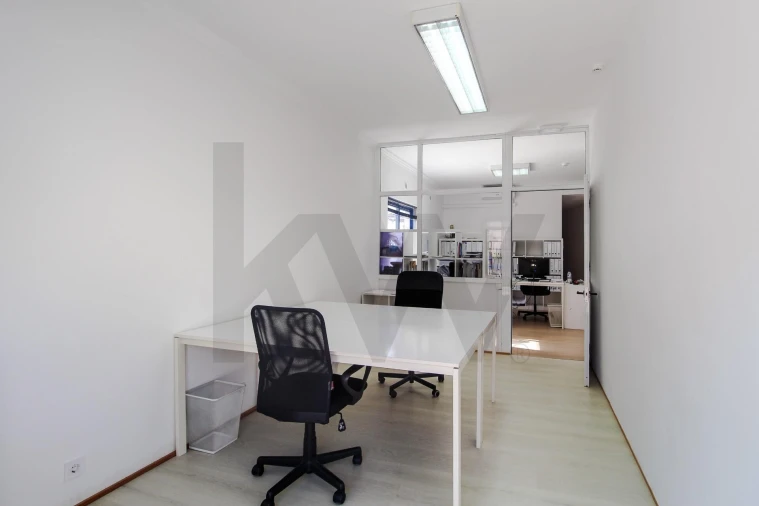 Escritório para Arrendamento em São Domingos de Rana Foto 8