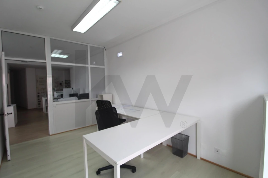 Escritório para Arrendamento em São Domingos de Rana Foto 5