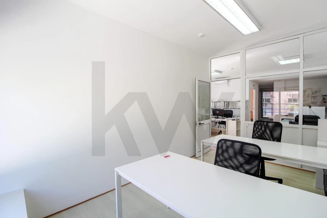 Escritório para Arrendamento em São Domingos de Rana Foto 5