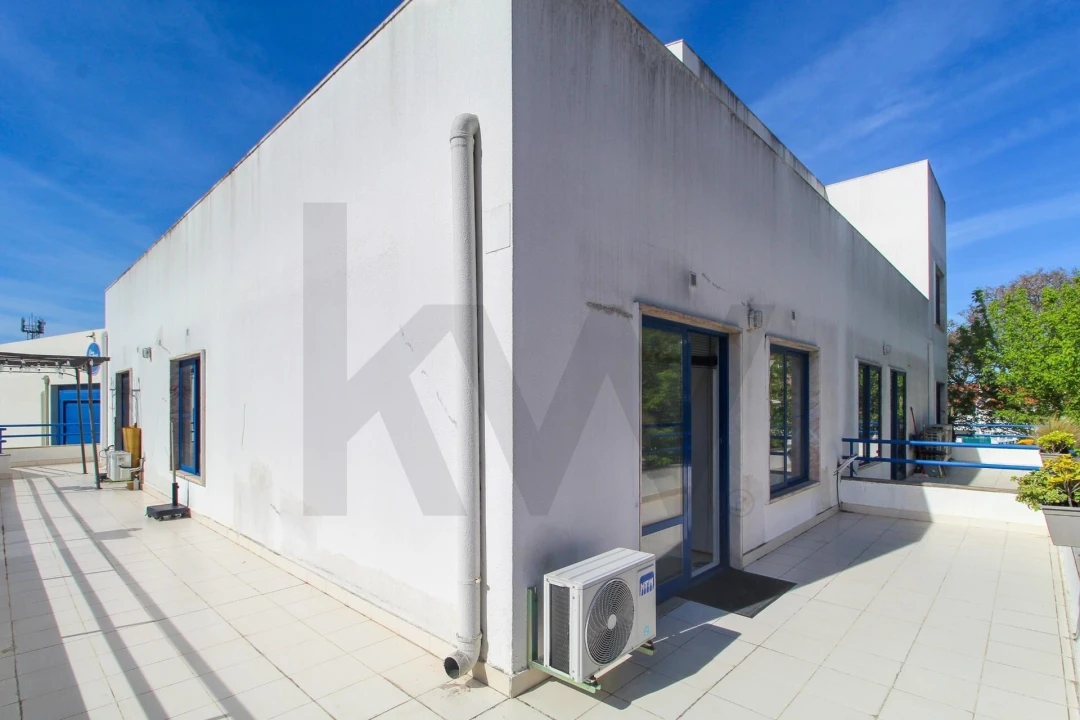 Escritório para Arrendamento em São Domingos de Rana Foto 17