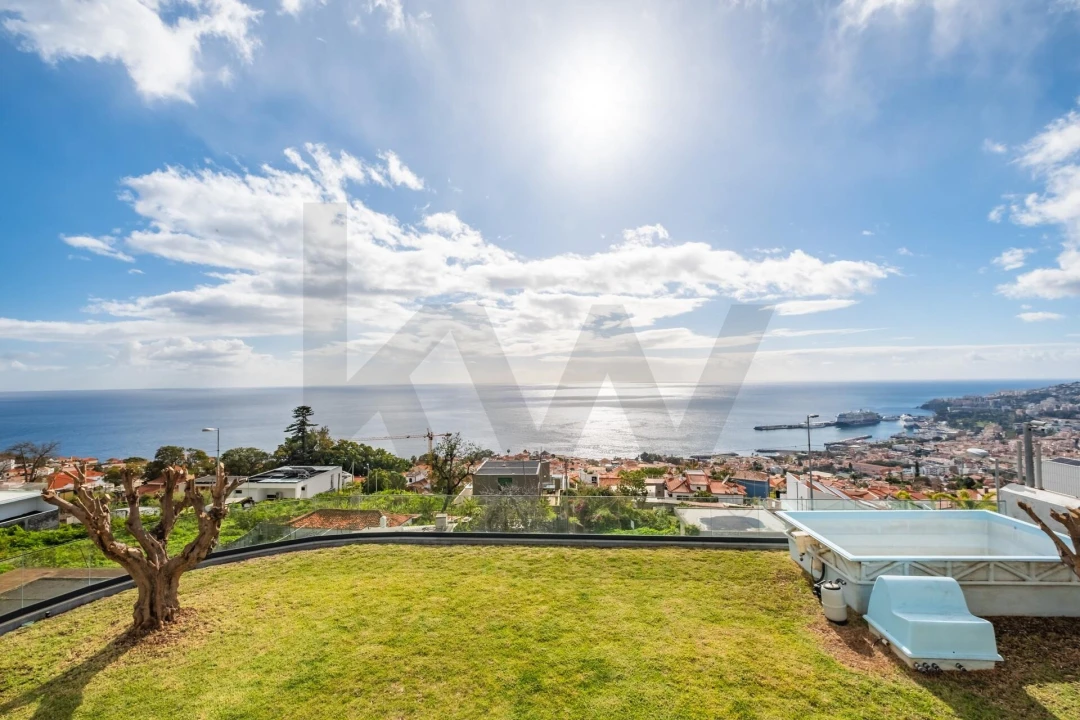 Moradia T4 para Venda em Funchal (Santa Maria Maior) Foto 31