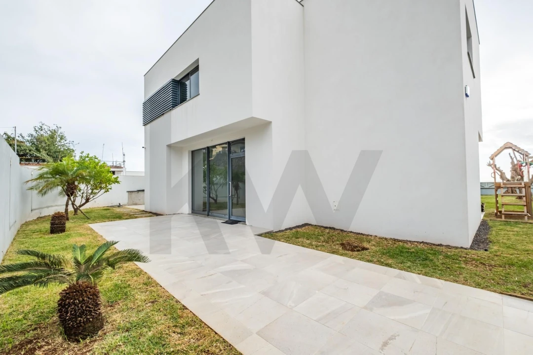 Moradia T4 para Venda em Funchal (Santa Maria Maior) Foto 39