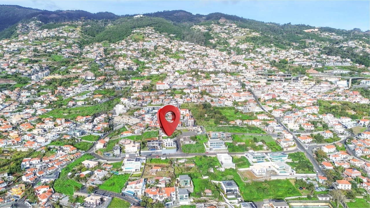 Moradia T4 para Venda em Funchal (Santa Maria Maior) Foto 41