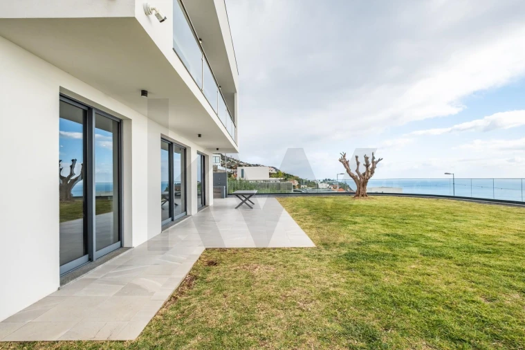 Moradia T4 para Venda em Funchal (Santa Maria Maior) Foto 36