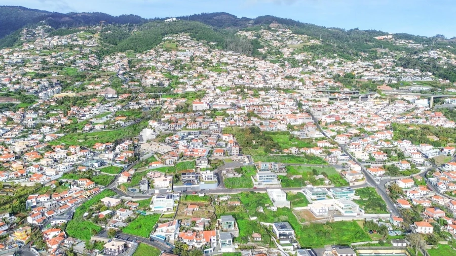 Moradia T4 para Venda em Funchal (Santa Maria Maior) Foto 8