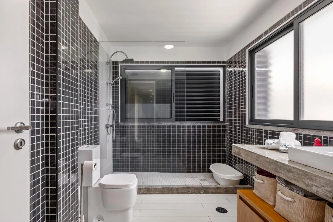 Moradia T4 para Venda em Funchal (Santa Maria Maior) Foto 12