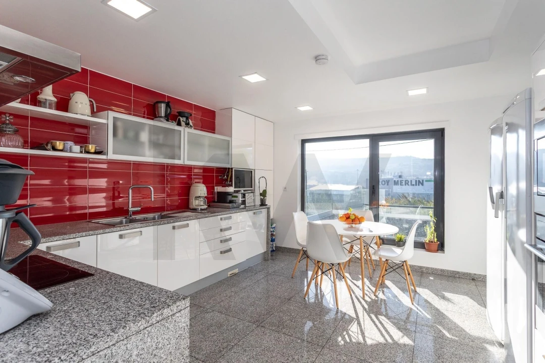 Moradia T4 para Venda em Pontinha e Famões Foto 21