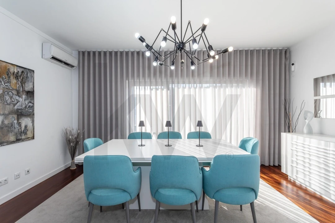 Moradia T4 para Venda em Pontinha e Famões Foto 17