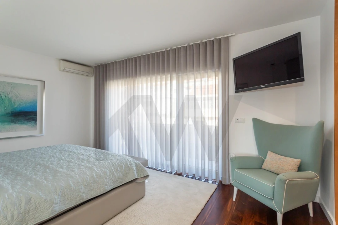 Moradia T4 para Venda em Pontinha e Famões Foto 38