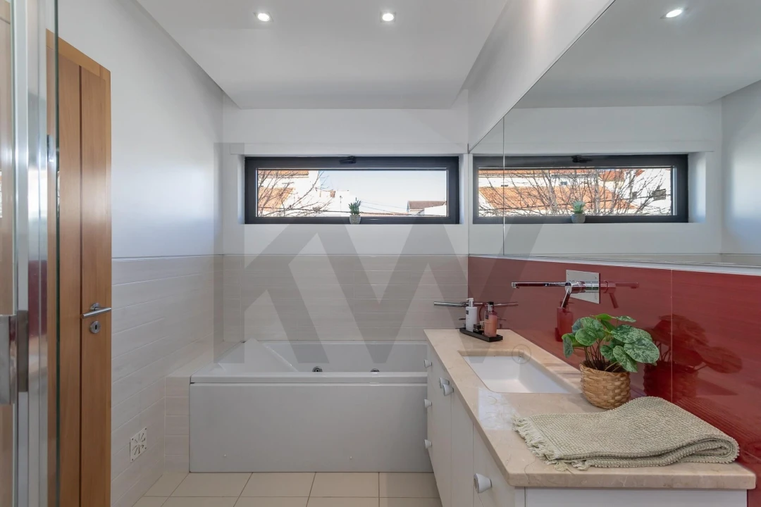 Moradia T4 para Venda em Pontinha e Famões Foto 46