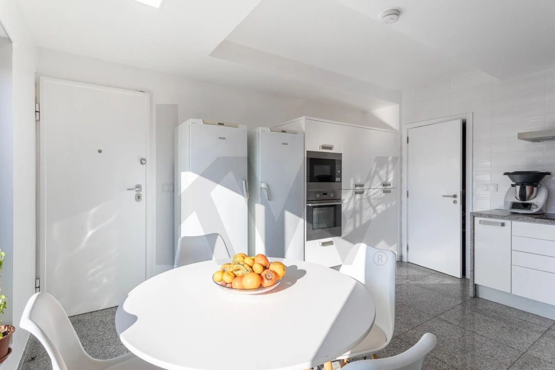 Moradia T4 para Venda em Pontinha e Famões Foto 26