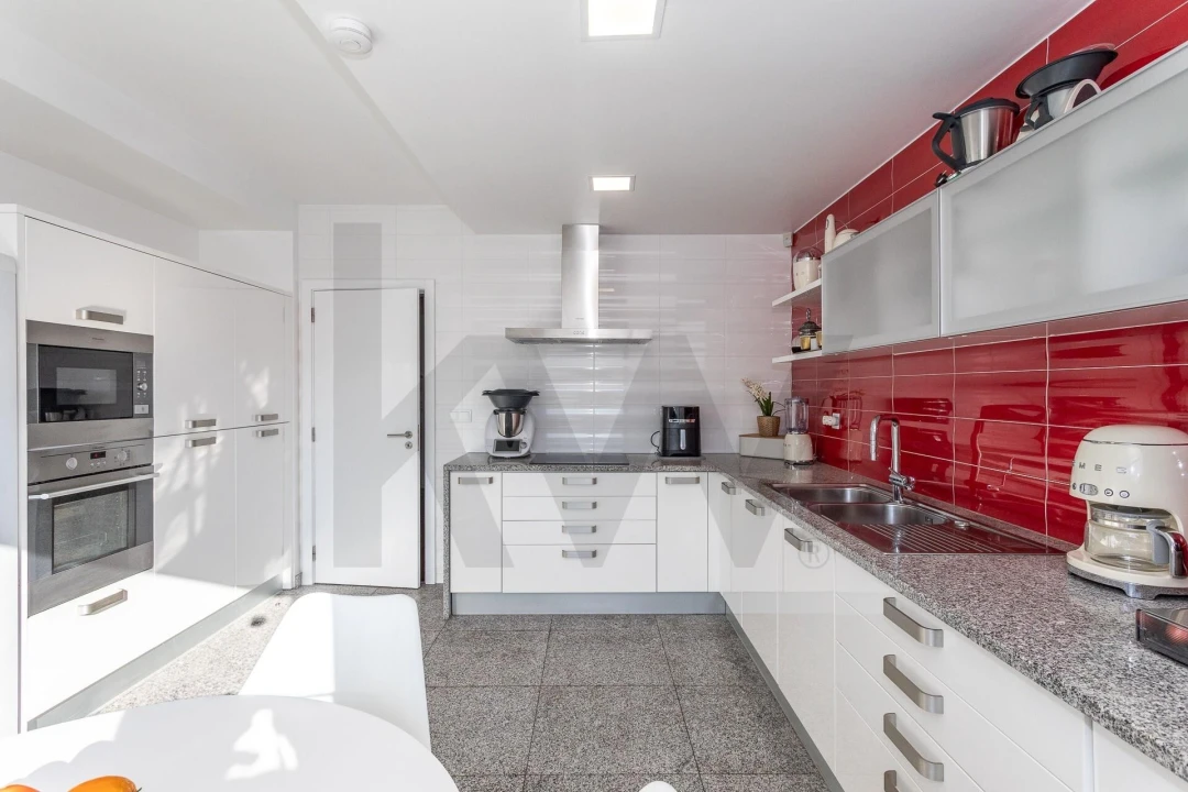 Moradia T4 para Venda em Pontinha e Famões Foto 24