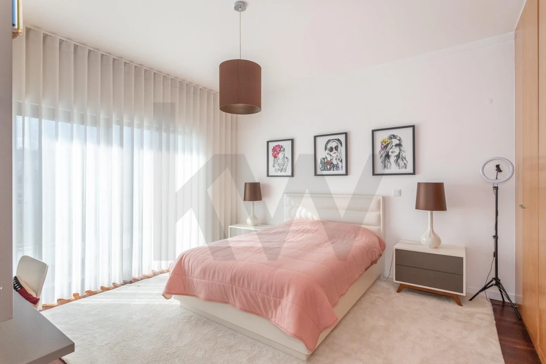 Moradia T4 para Venda em Pontinha e Famões Foto 48