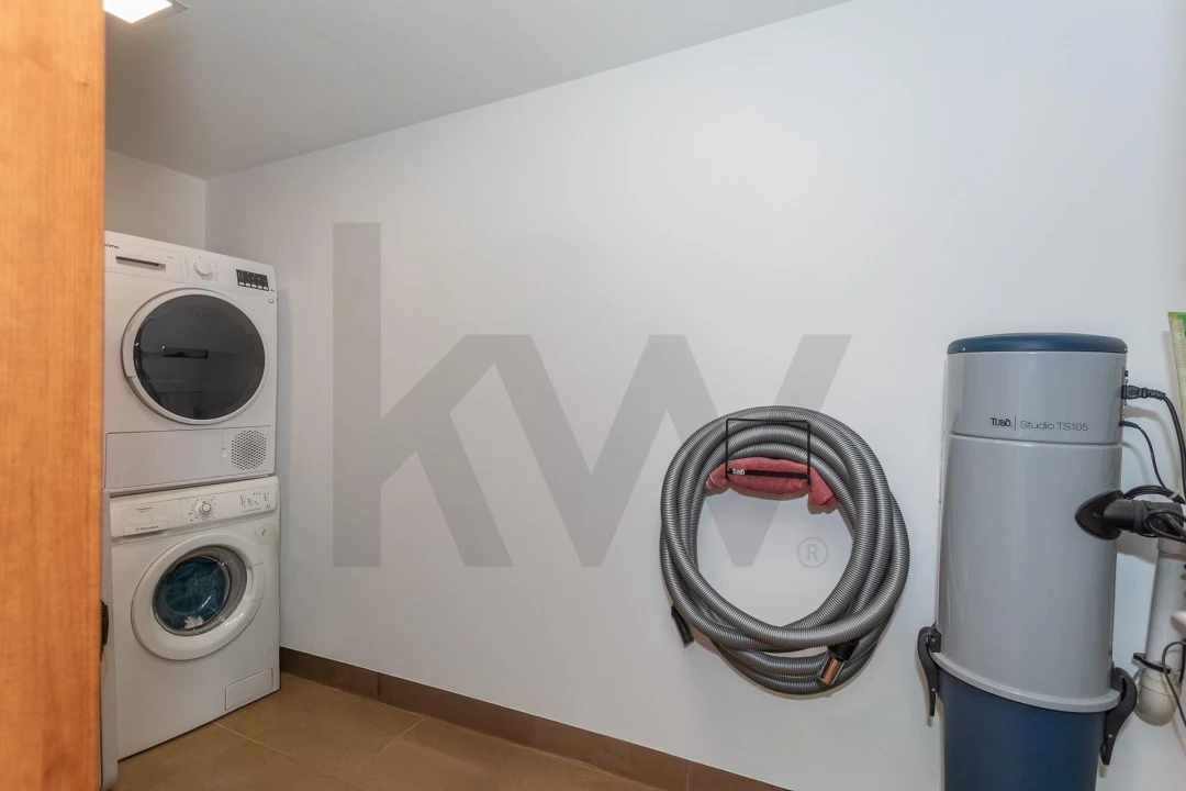 Moradia T4 para Venda em Pontinha e Famões Foto 74